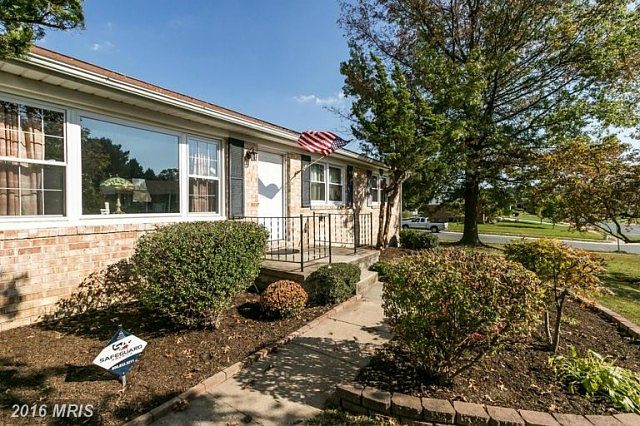 1st image of 707 Burnside Dr
