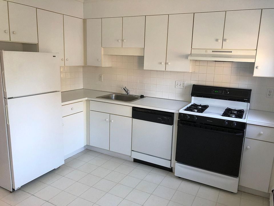 182 Church St Newton, MA, 02458 Apartments for Rent Zillow