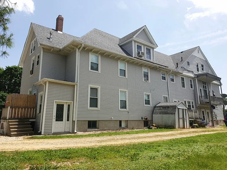 319 E Van Buren St #3N — Photo 10