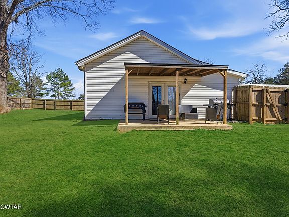 3rd image of 390 Memory Ln