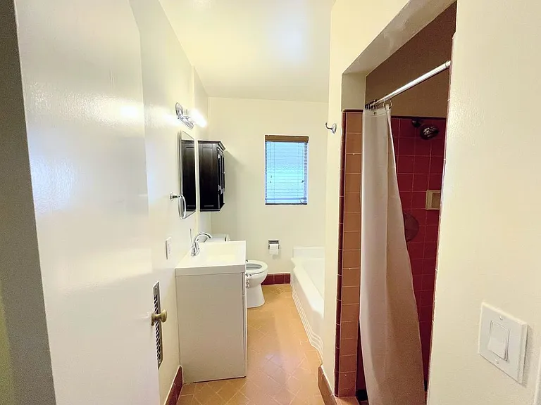 11230 Hortense St #4 — Photo 8
