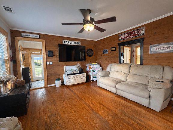 4th image of 286 Allen St