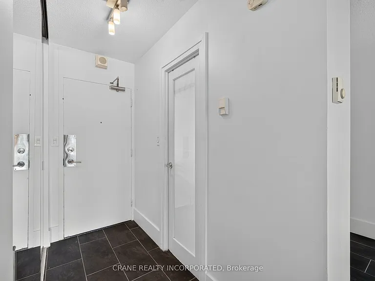 40 Homewood Ave #210 — Photo 22