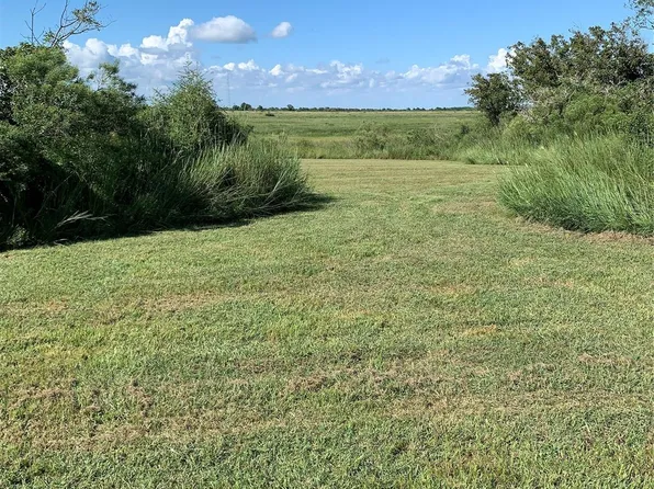 28-29 Marlin Dr, Palacios, TX 77465