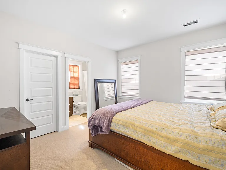 6063 Chester Way — Photo 20