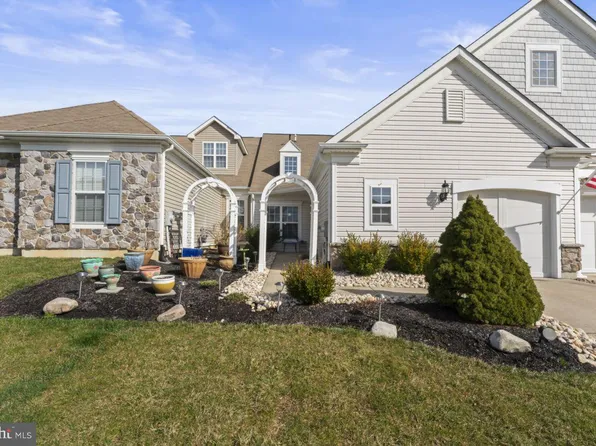 28 Dove Ct, Hamilton, NJ 08690