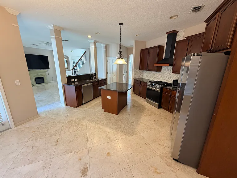6608 Newport Palms Ct — Photo 3