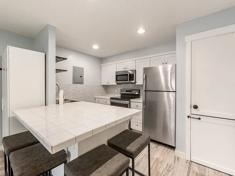 1196 E Waterside Cv #12 — Photo 7