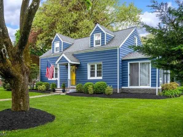 10 Shaw Drive, Franklin, NJ 08528