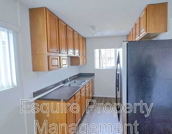 5th image of 6391 Whipporwill St Unit E