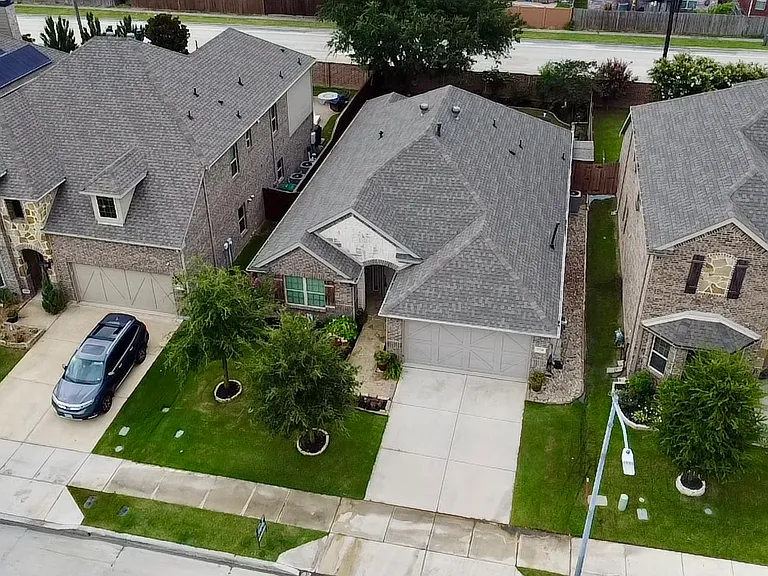 3728 Holly Brook Dr — Photo 4