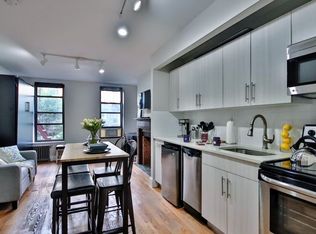 122 E 7th St #2FE, New York, NY 10009