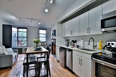 122 East 7th Street