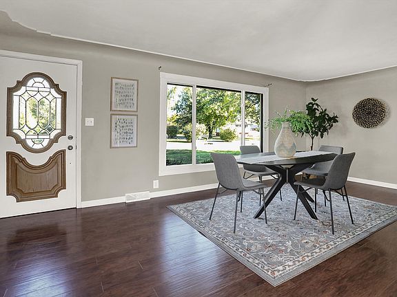 3rd image of 8721 Maple Hill Dr