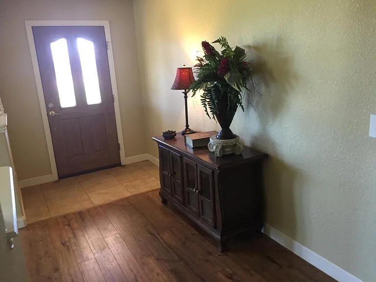 Front door foyer.