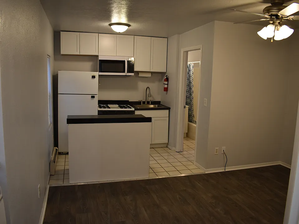 1019 6th St #1