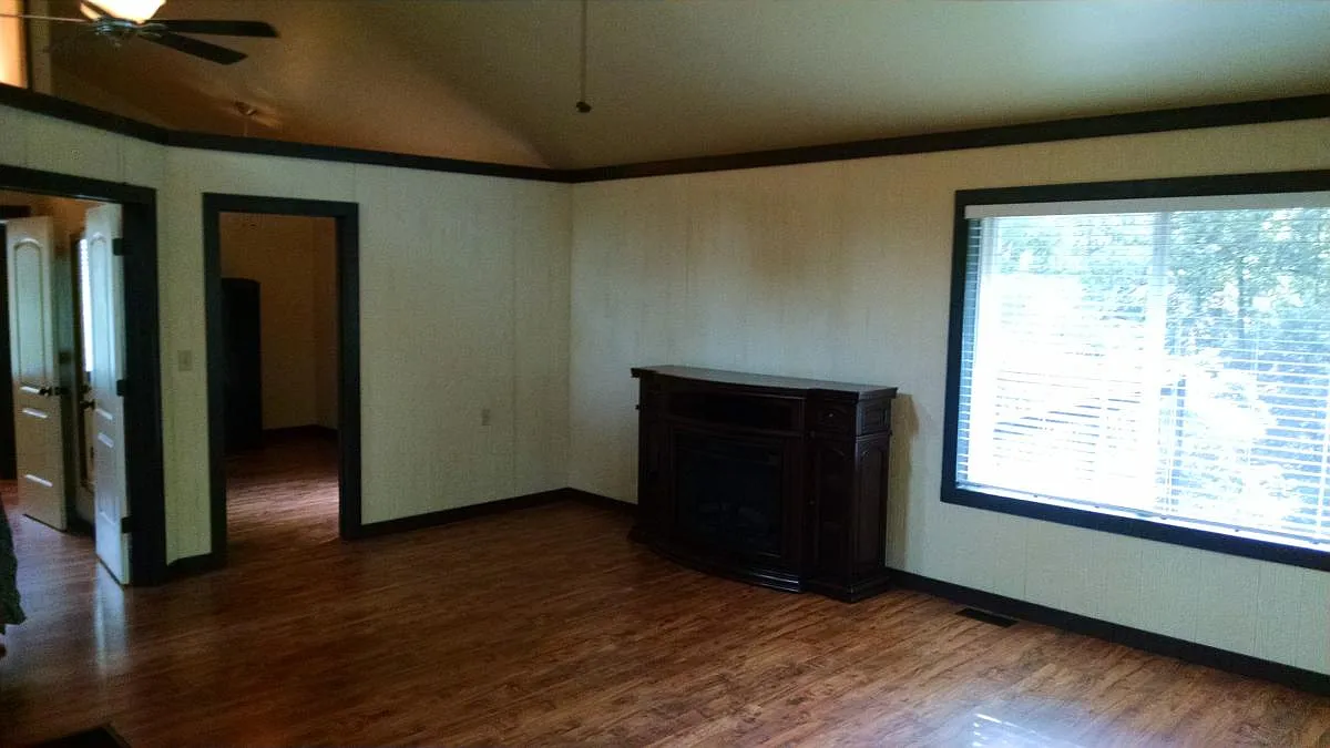 1 bed, 992 sqft, $1,548 — Photo 2