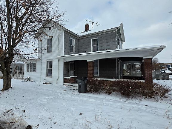 3rd image of 1701 N Grand Ave