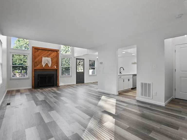 56 Green Bower Ln — Photo 5
