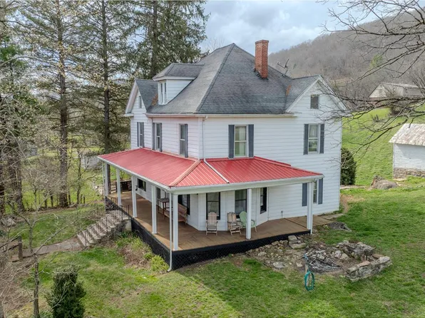1932 Virginia Ave, Bluefield, VA 24605