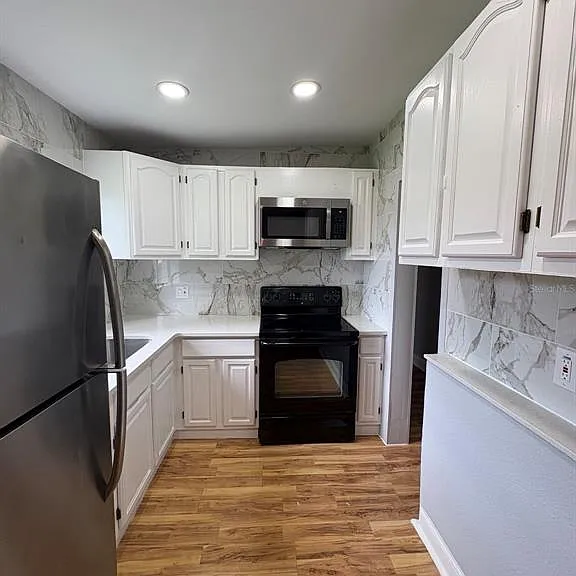 821 S Solandra Dr — Photo 9