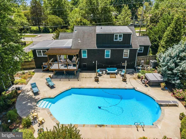 9304 Stuart Ave, Manassas, VA 20110