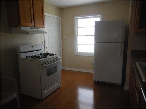 5th image of 5617 Avenue Q 1/2