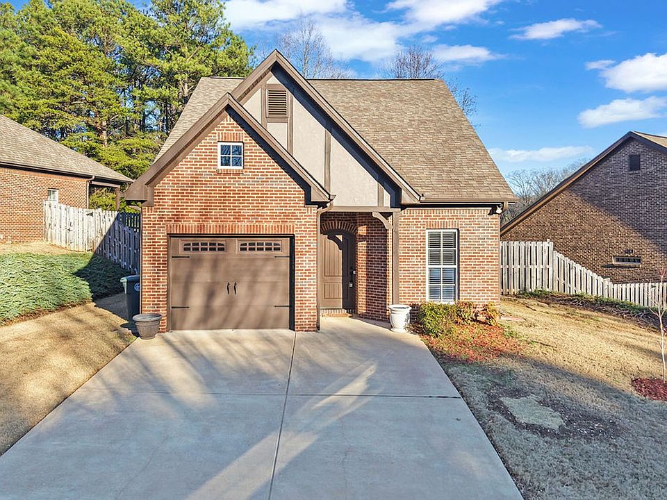 1st image of 301 Kingston Cir