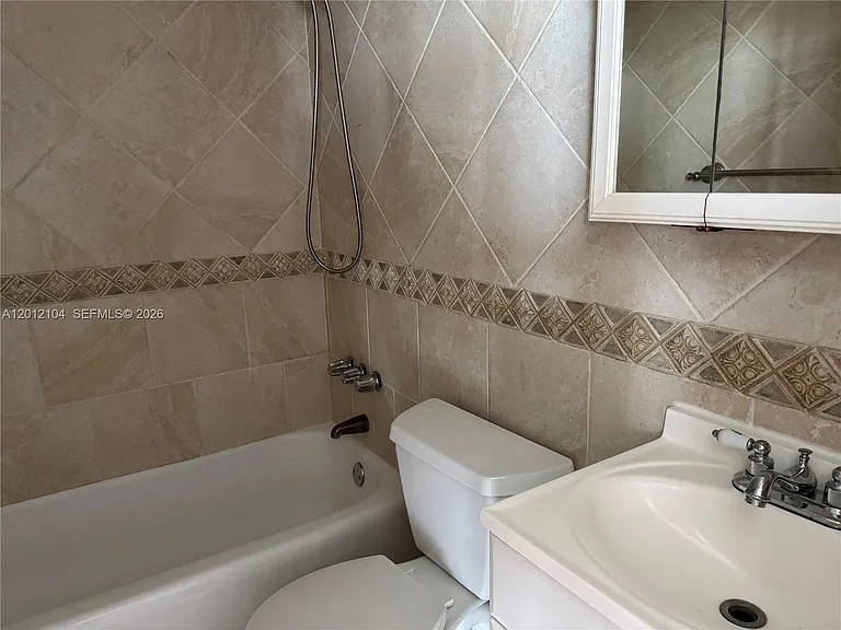 7545 E Treasure Dr #5G — Photo 7