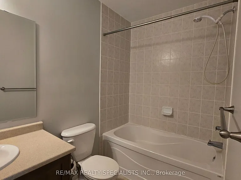 826 Fowles Ct — Photo 16