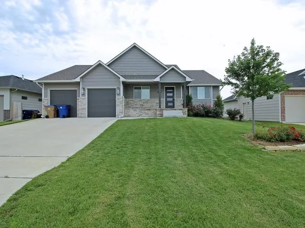 8641 E Cherrywood Ct, Wichita, KS 67226