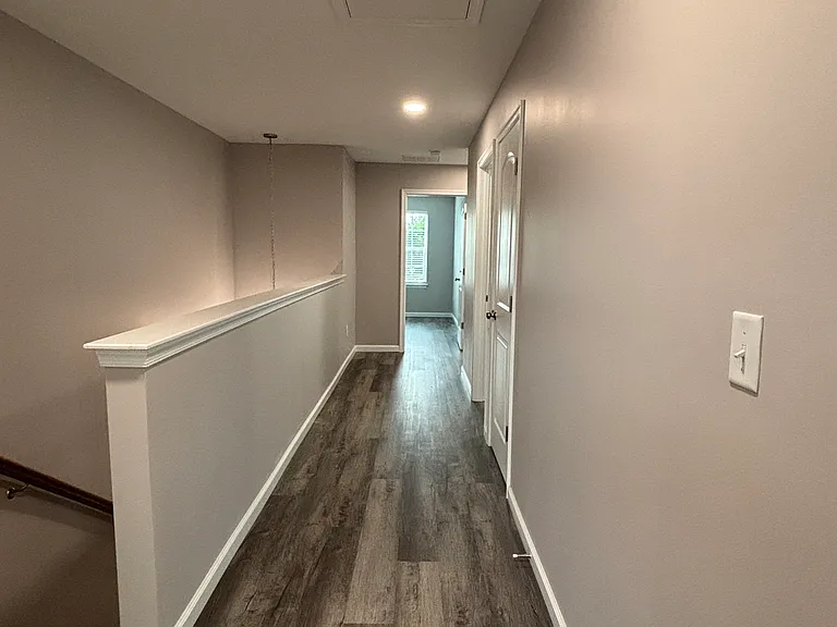 1049 Sherbourne Rd — Photo 14