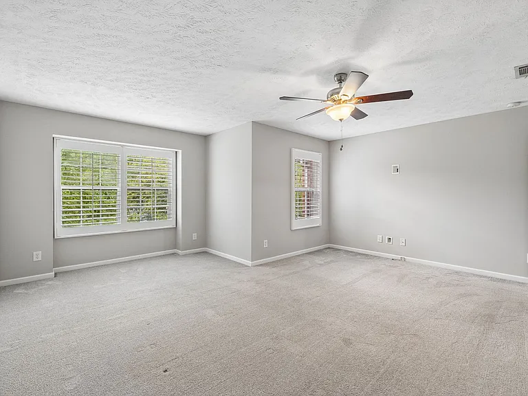 1424 Beech Grove Way — Photo 3