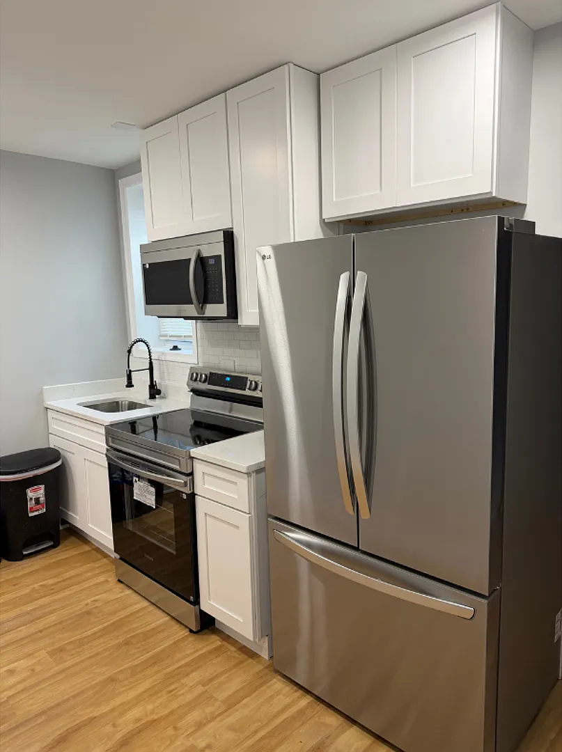 1628 Benhill Avenue $650 Available (Shared Bath) — Photo 2