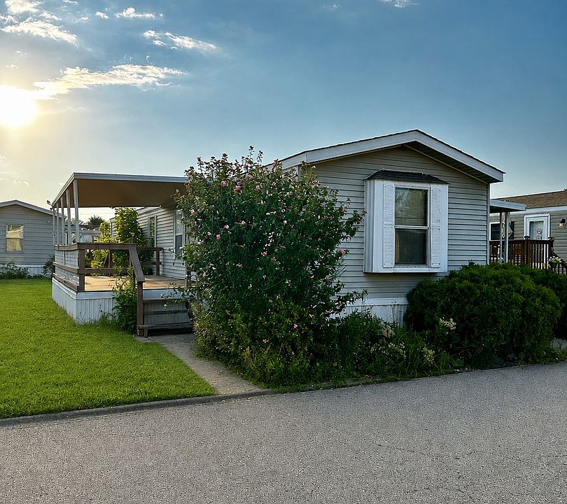 1st image of 27W370 Geneva Rd Lot 124