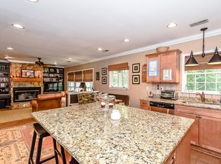 1300 Kingscross Dr, Charlotte, NC 28211