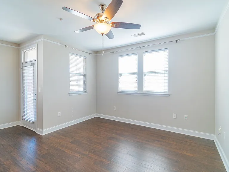 560 Oakland Ave — Photo 24