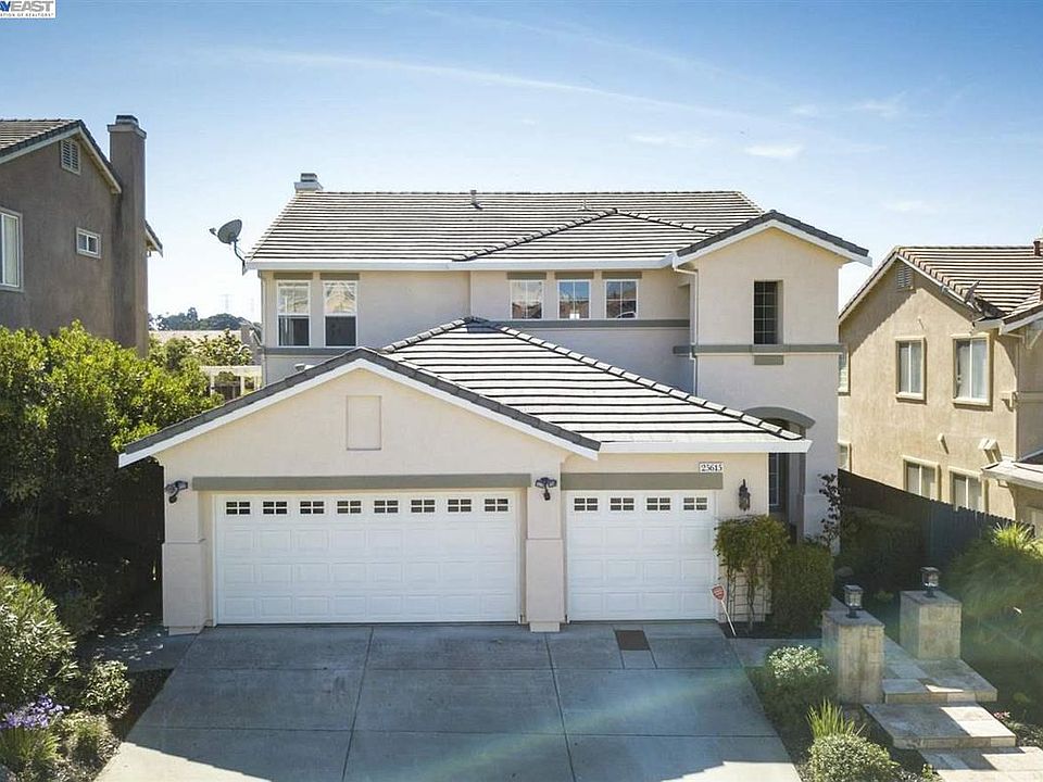 1st image of 25615 Crestfield Dr
