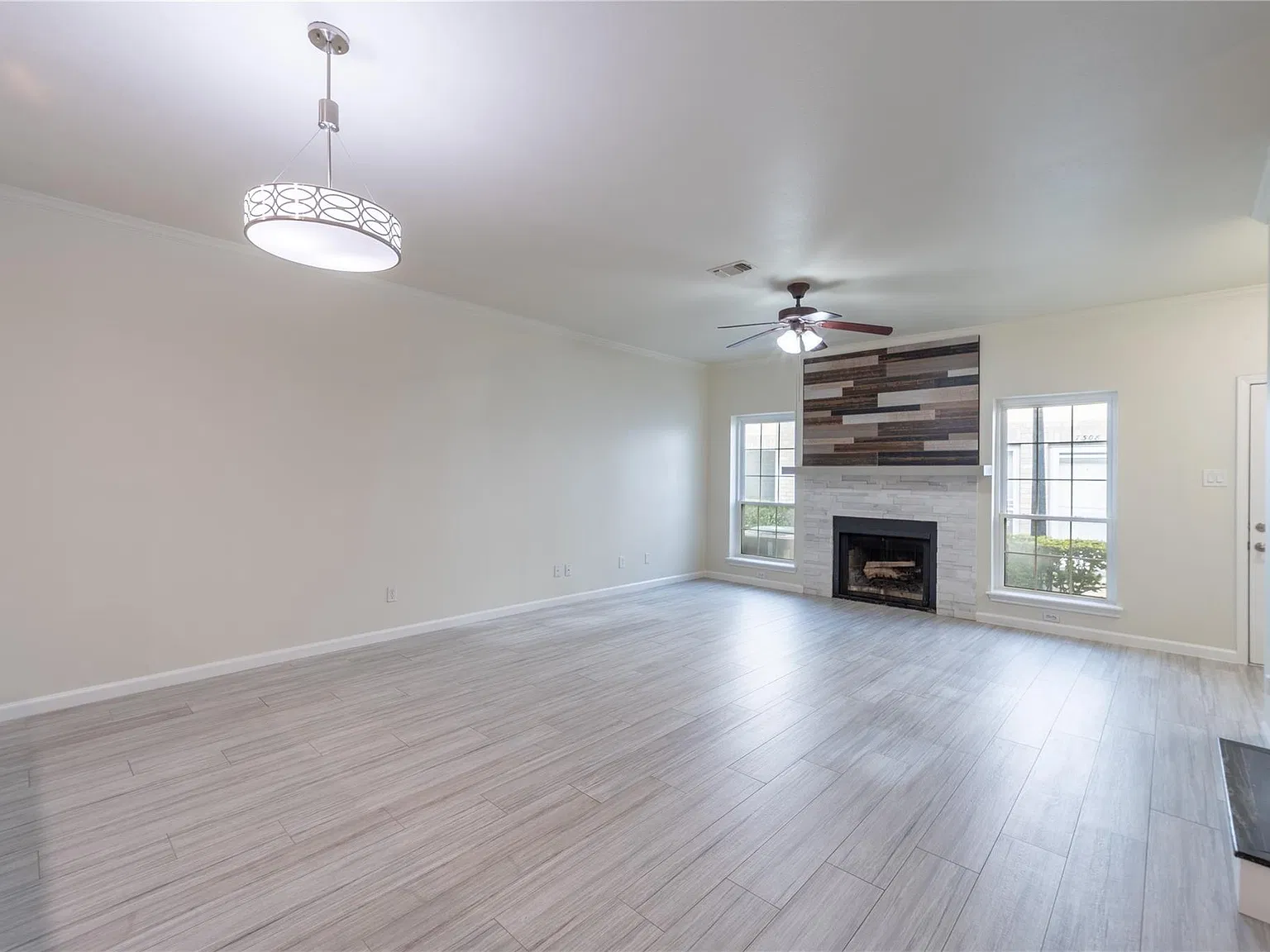 2 bed, 2.5 bath, 1533 sqft, $1,800 — Photo 3