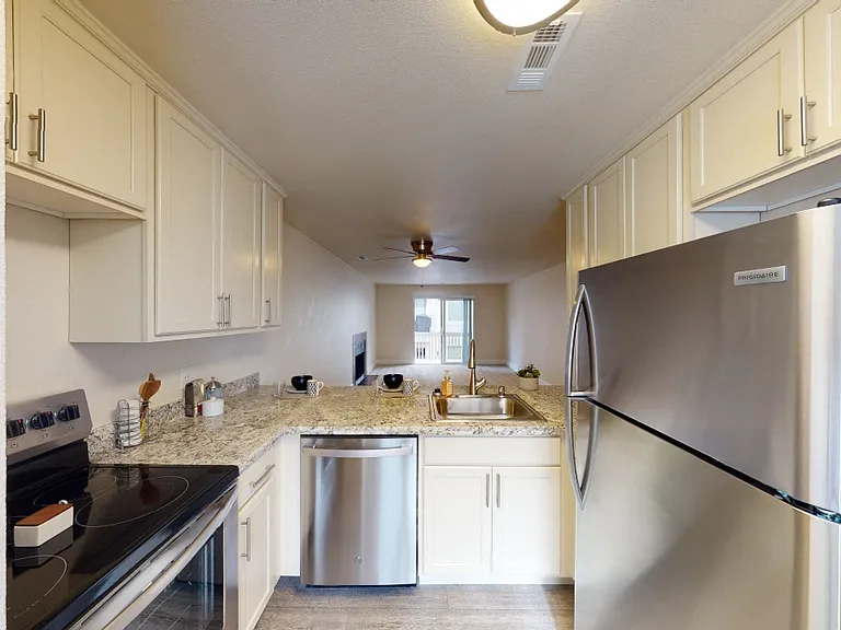 Vista View — Photo 21