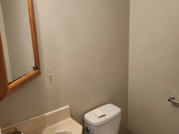 3rd image of 934 W Main St