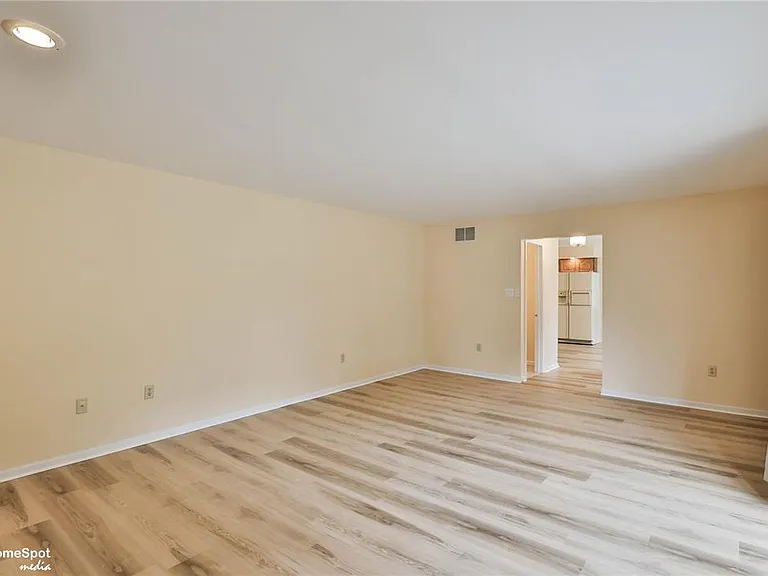 4059 Wedgewood Rd — Photo 29