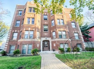702 Reba Pl APT 202, Evanston, IL 60202