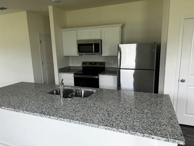 479 Castillo Dr — Photo 6
