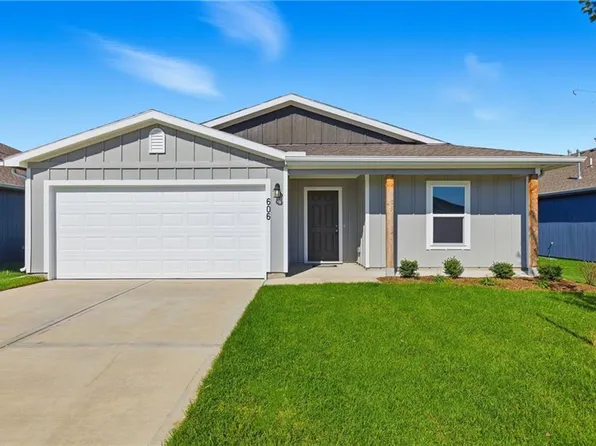 621 W Bluebird St, Gardner, KS 66030