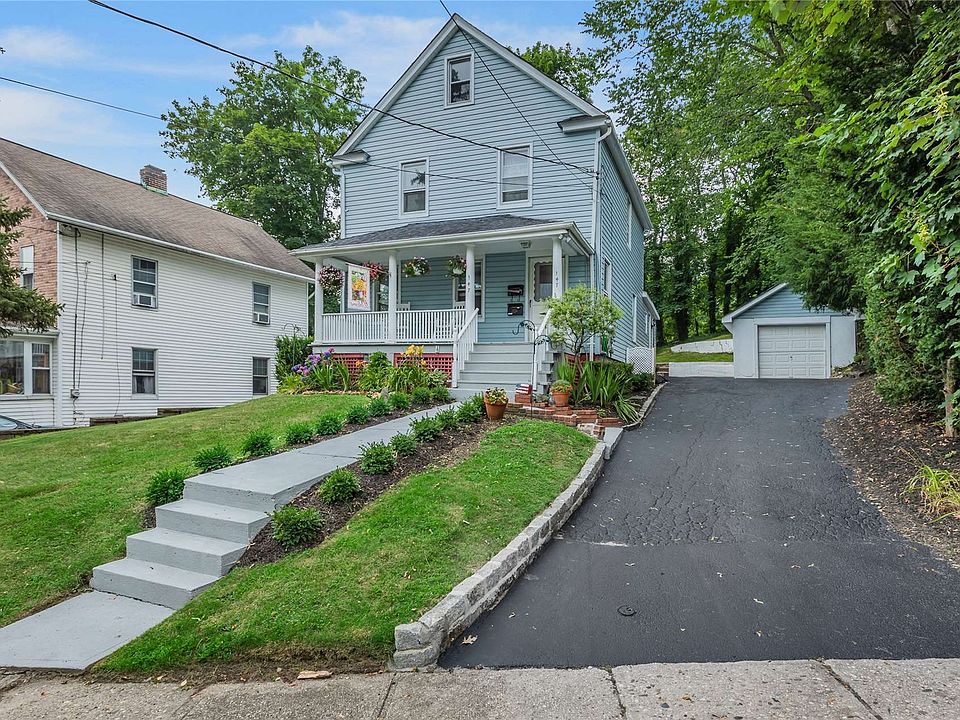 147 Carley Ave Huntington NY Zillow