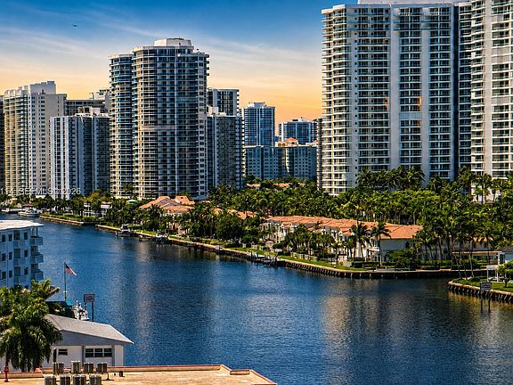 4th image of 2017 S Ocean Dr APT 1008