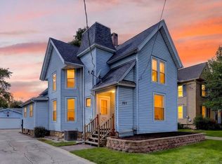 327 N Terrace St, Janesville, WI 53545