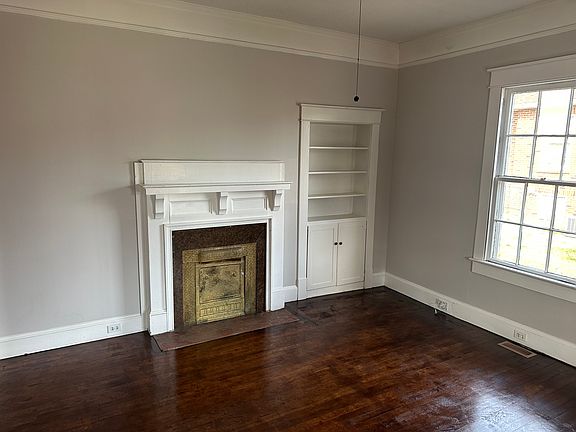 5th image of 410 Abbott Ave