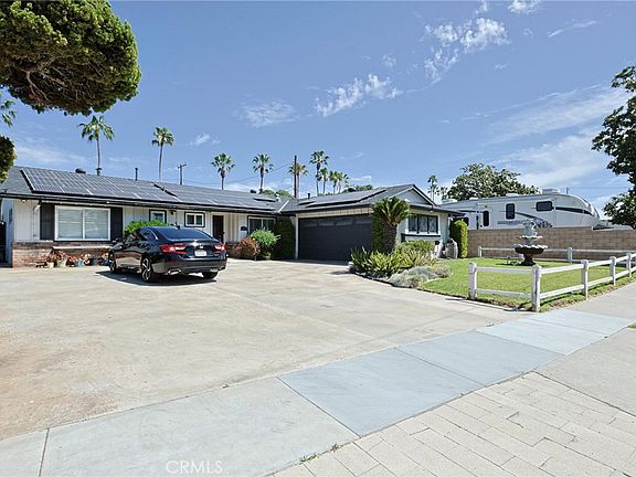 3rd image of 1621 W Palais Rd